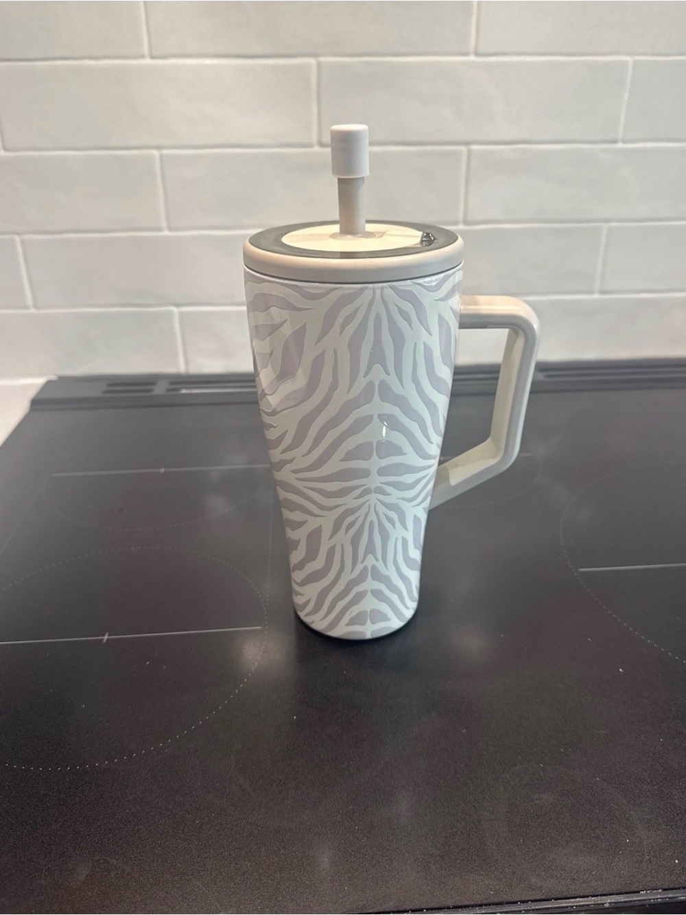 30 oz Zebra Brumate